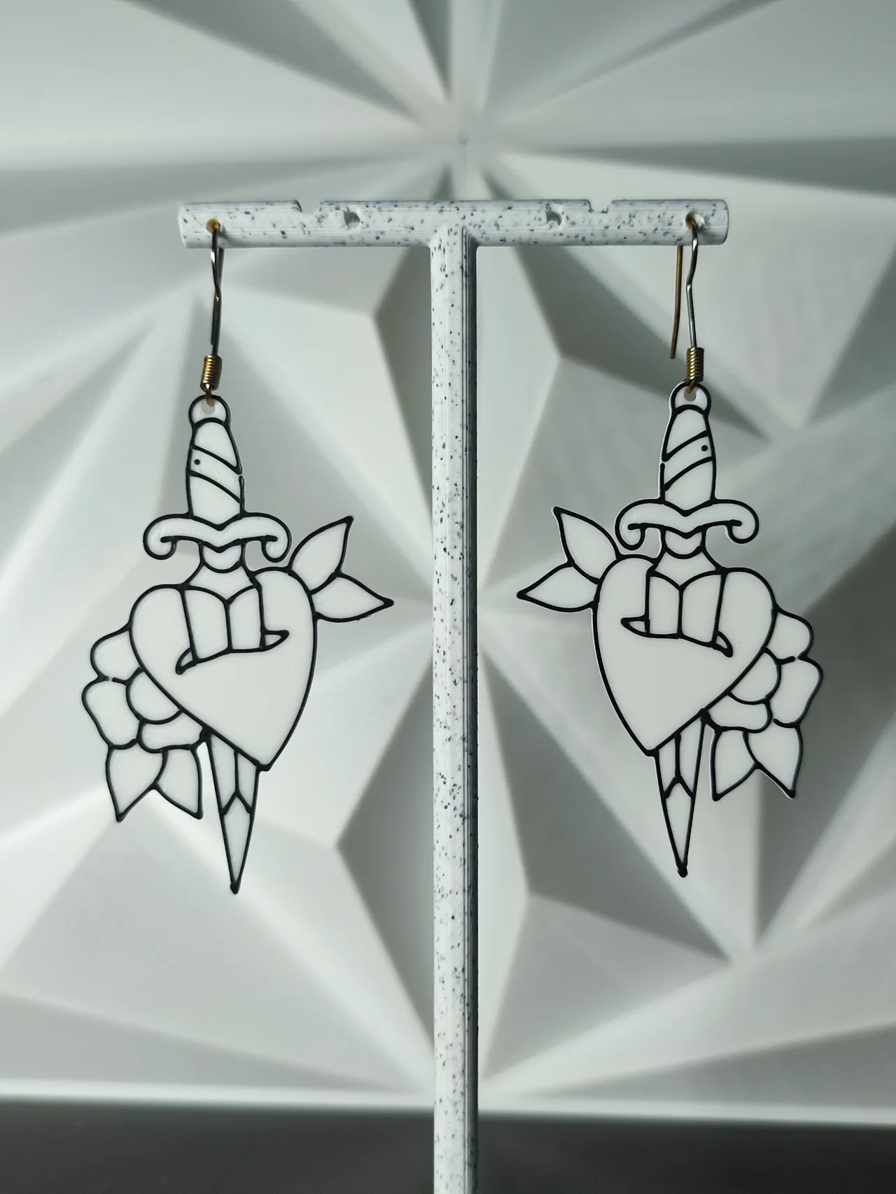 Aretes Daga del Corazón Eterno view 3