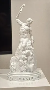 Sculpture Self-Made Man — photo 6