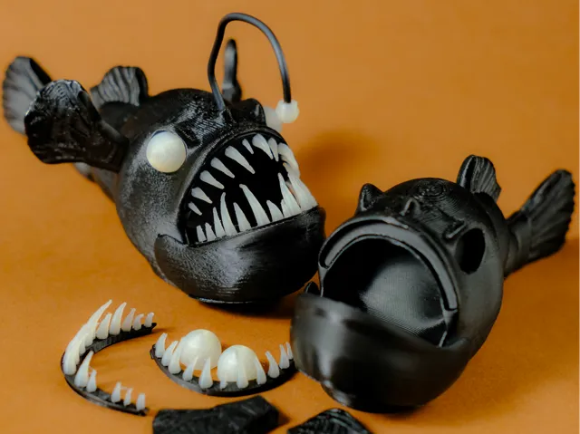 Angler fish - Flexi Articulated Fish