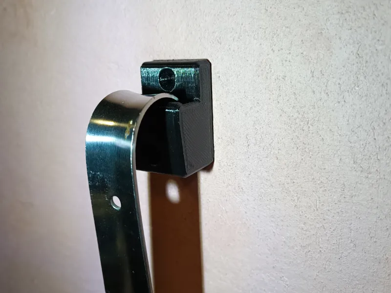 Shoehorn wall hanger mount simple and minimalistic