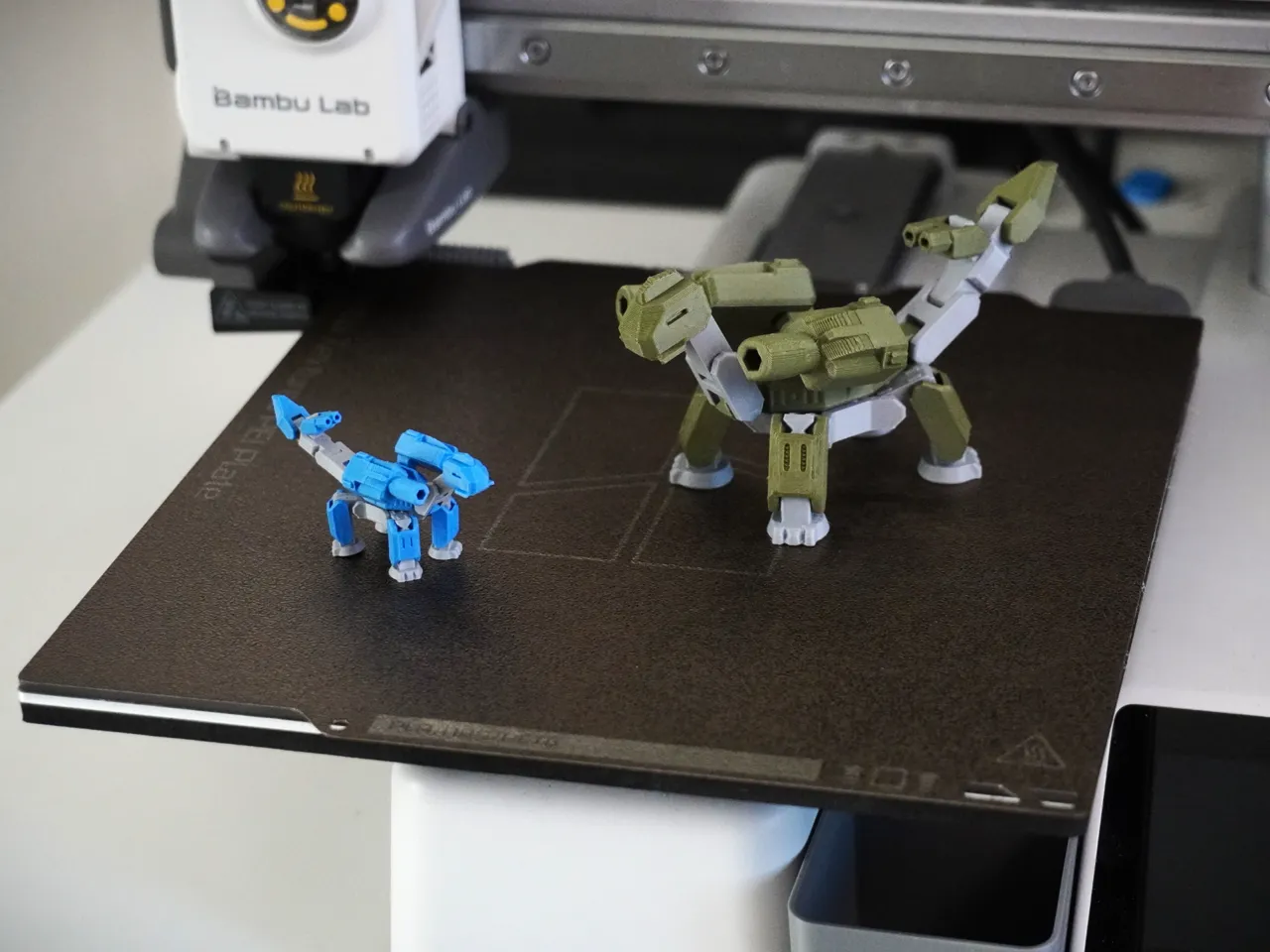 Long Neck Mecha - Model Kit view 2