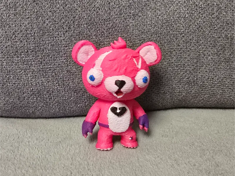 Kleiner Bär mit Narben im FuzzySkin
