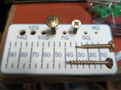 Self tapping screw sizer