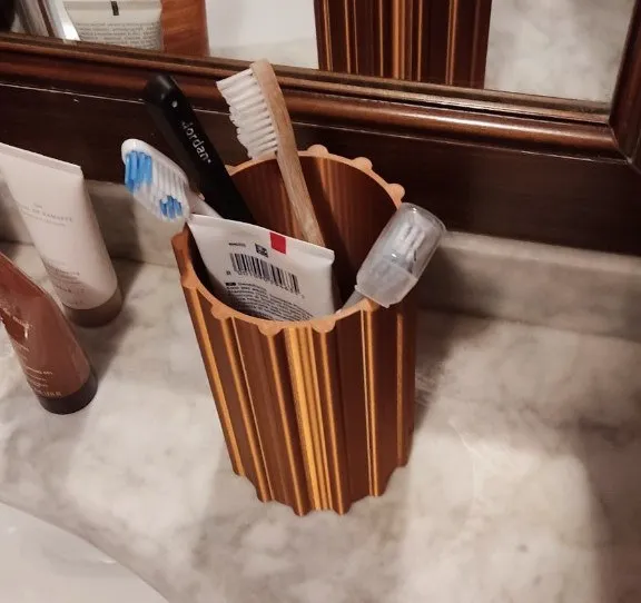 Minimal Toothbrush Holder