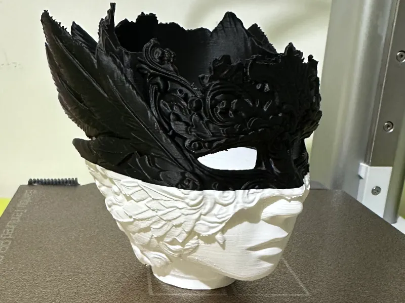 Maschera porta oggetti/penne/pennelli