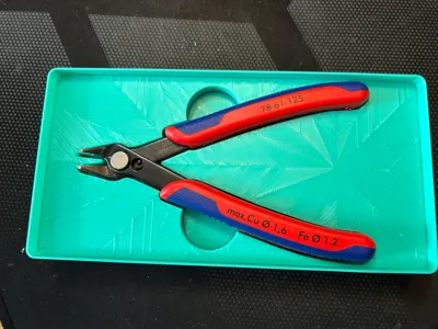 Gridfinity Bin with Knipex Insert (78 61 125/hard)