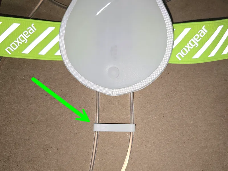 Fit Clip for fiber optic cables of reflective vest