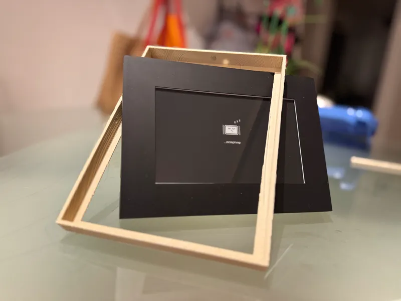 Mainframe for SEEED Xiao e-paper 7.5 Display