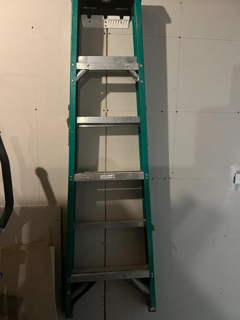 Recycle bin and ladder wall bracket