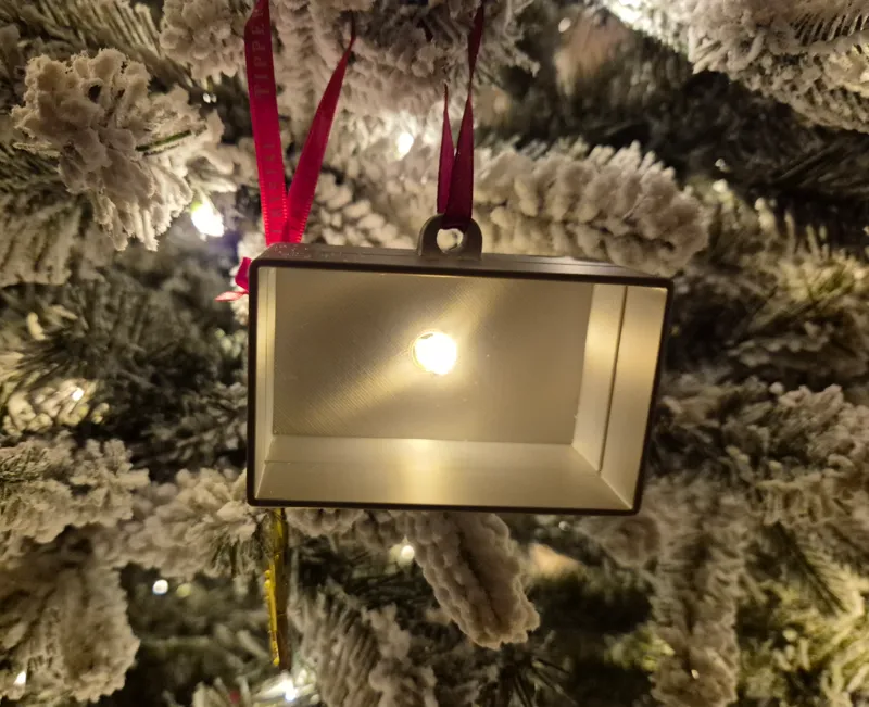Christmas tree lithophane holder - Die Hard etc