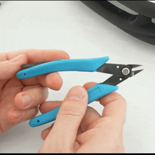 Side cutter sleeves