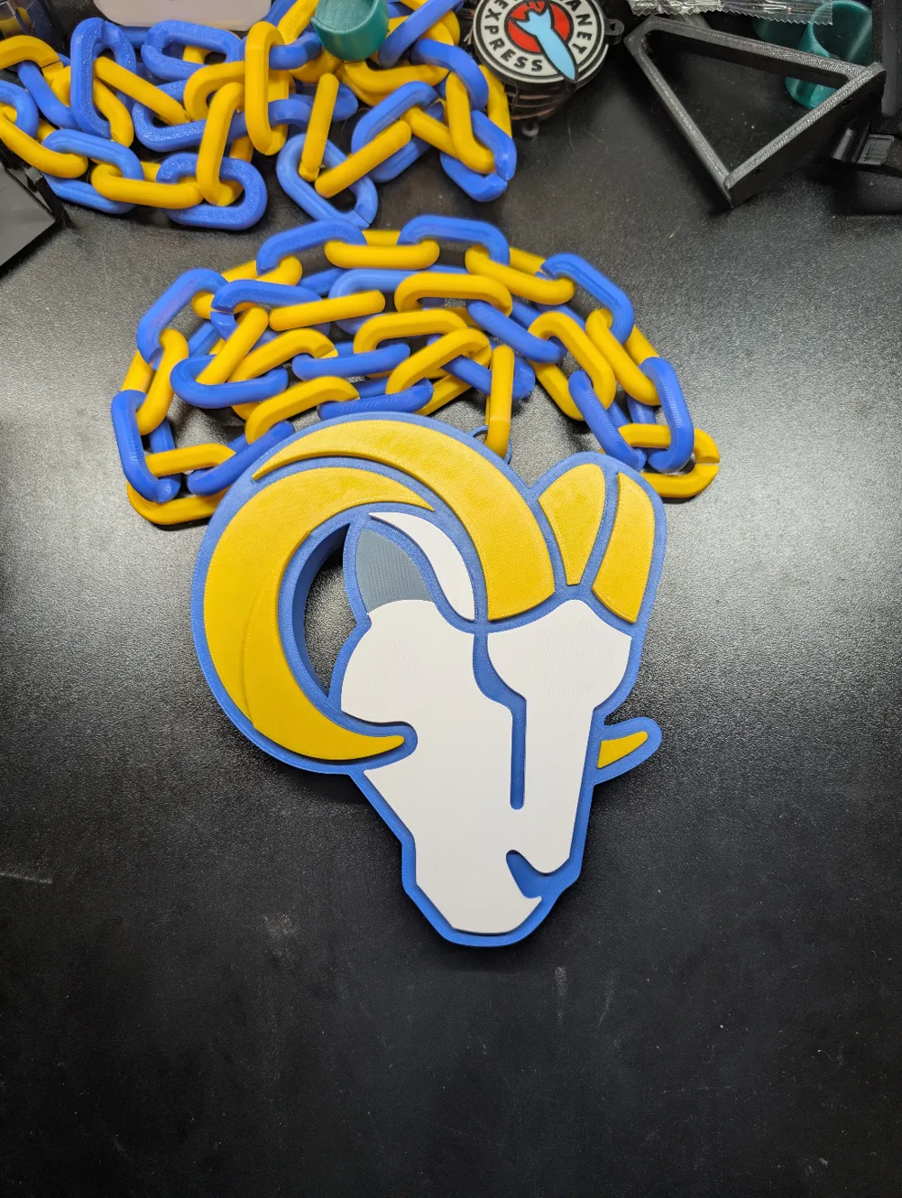 LA Rams Big Logo Chain - Free 3D Print Model - MakerWorld