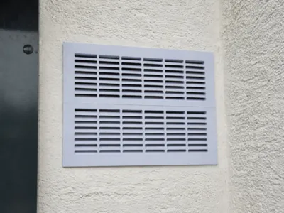 Outdoor Ventilation Grille w/ Integrated Fine Mesh