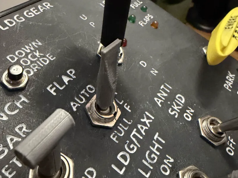 F/A-18C Flap Toggle