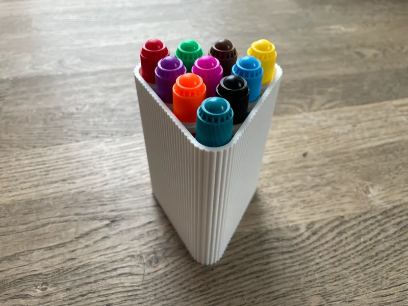 Design triangular Pen, pencil & Marker Holder