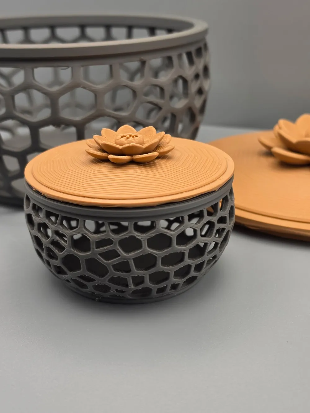 Elegant Geometric Mesh Bowl with Floral Lid - Free 3D Print Model ...
