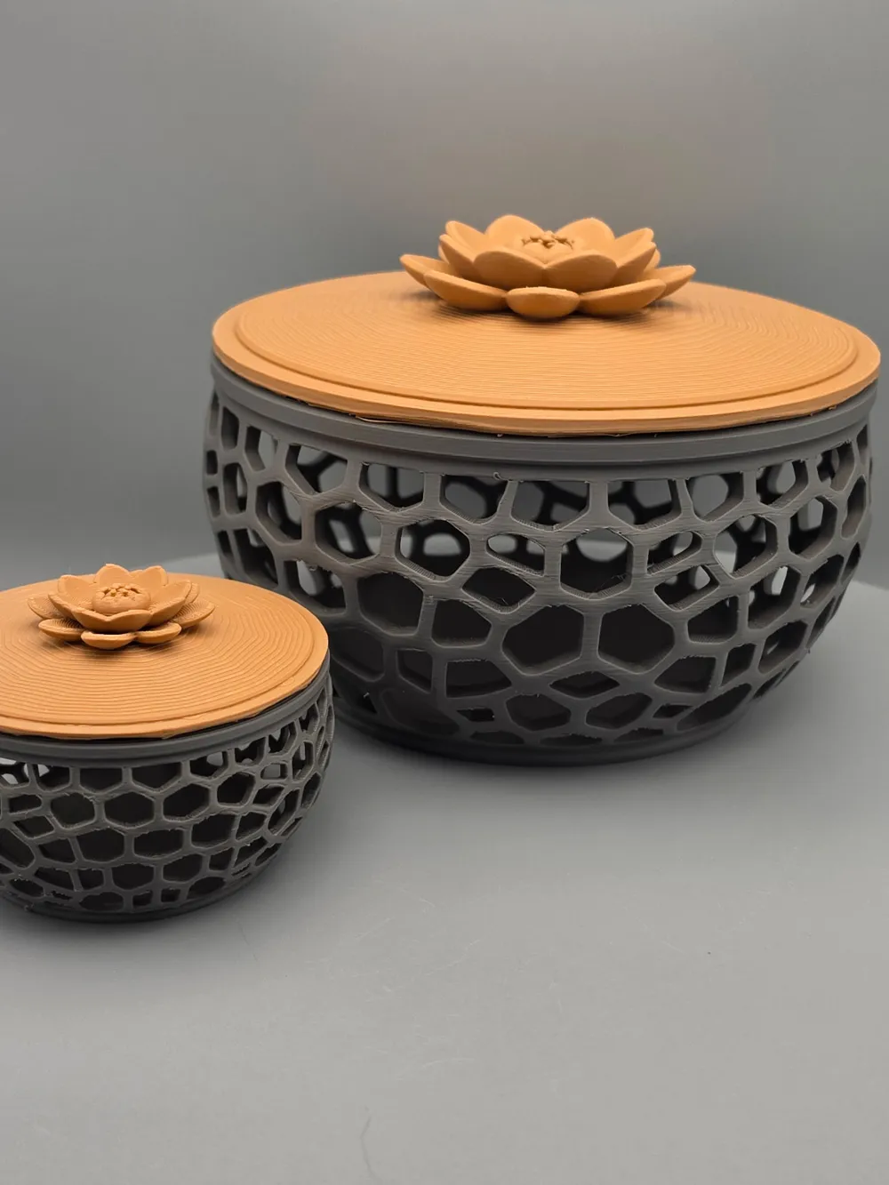 Elegant Geometric Mesh Bowl with Floral Lid - Free 3D Print Model ...
