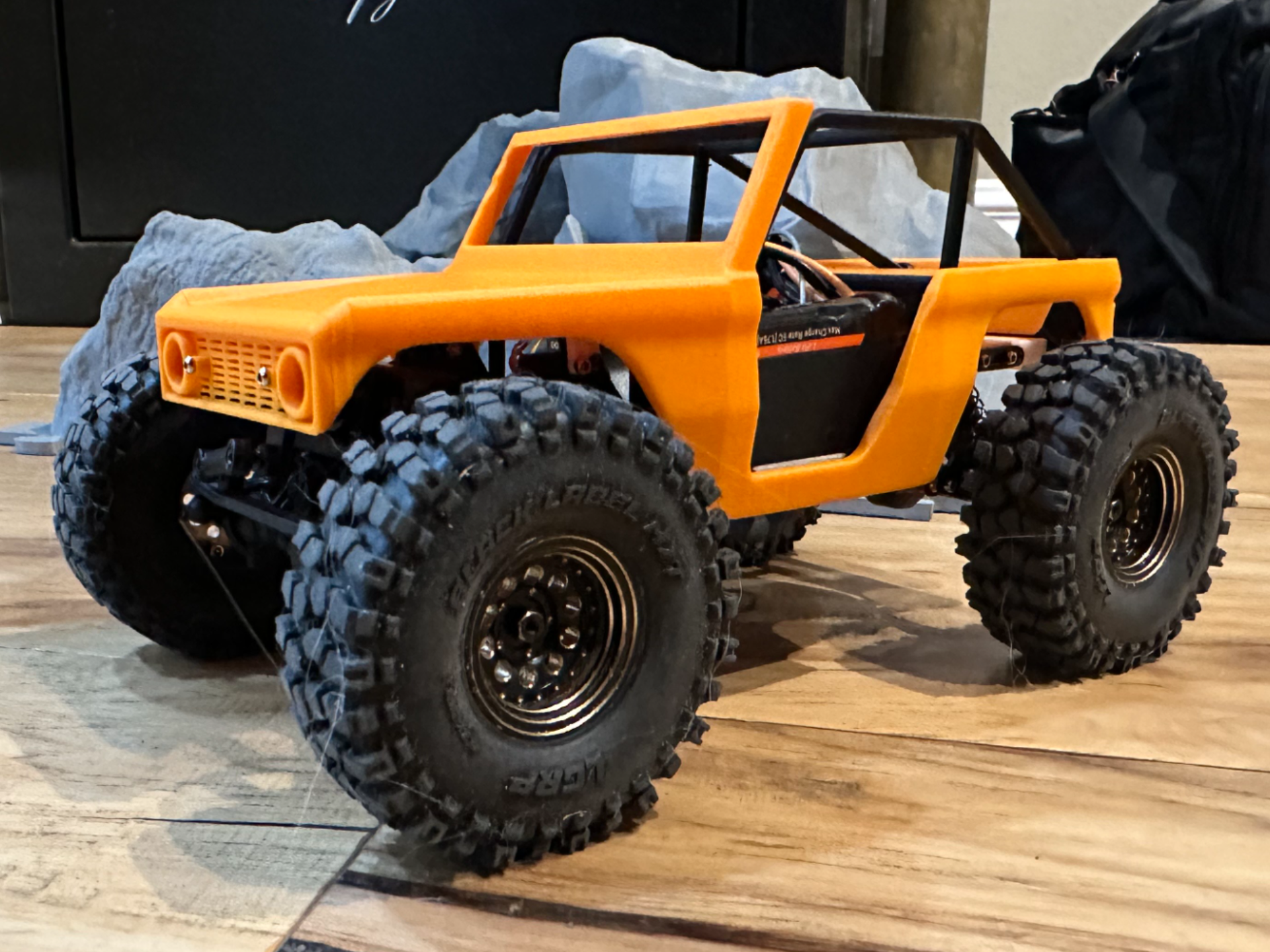 FORD BRONCO PINCHED BODY 2.0 SCX24 RC CRAWLER