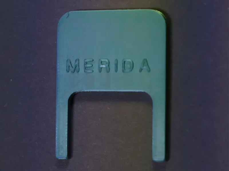 MERIDA KEY TOWEL DISPENSER