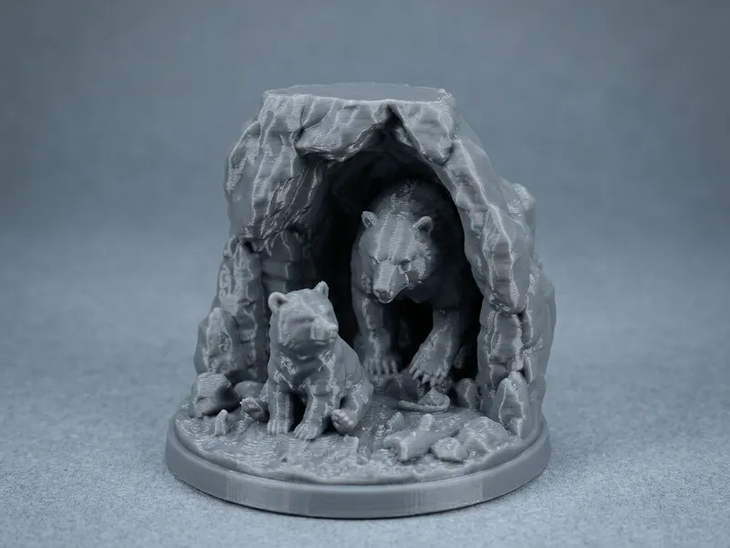 Bear Family in a Cave Diorama / Miniature