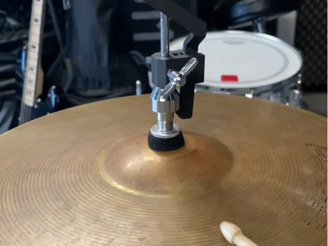 Hi-Hat drop clutch for drumming