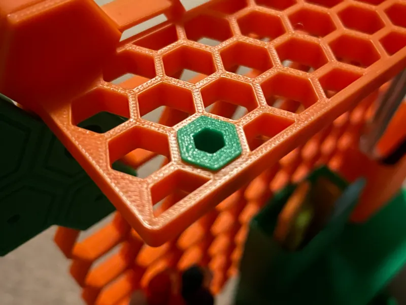 Small hole adapter for HSW Remix Tool Holder