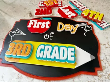 Letrero o emblema decorativo: First and Last Day of School Sign — vista de referencia 3
