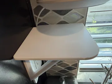 Estante o repisa: Sturdy Outlet Shelf (with removable top shelf) — vista de referencia 5