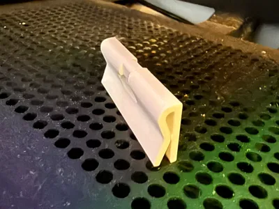 Blind Clip for when your vertical blinds break