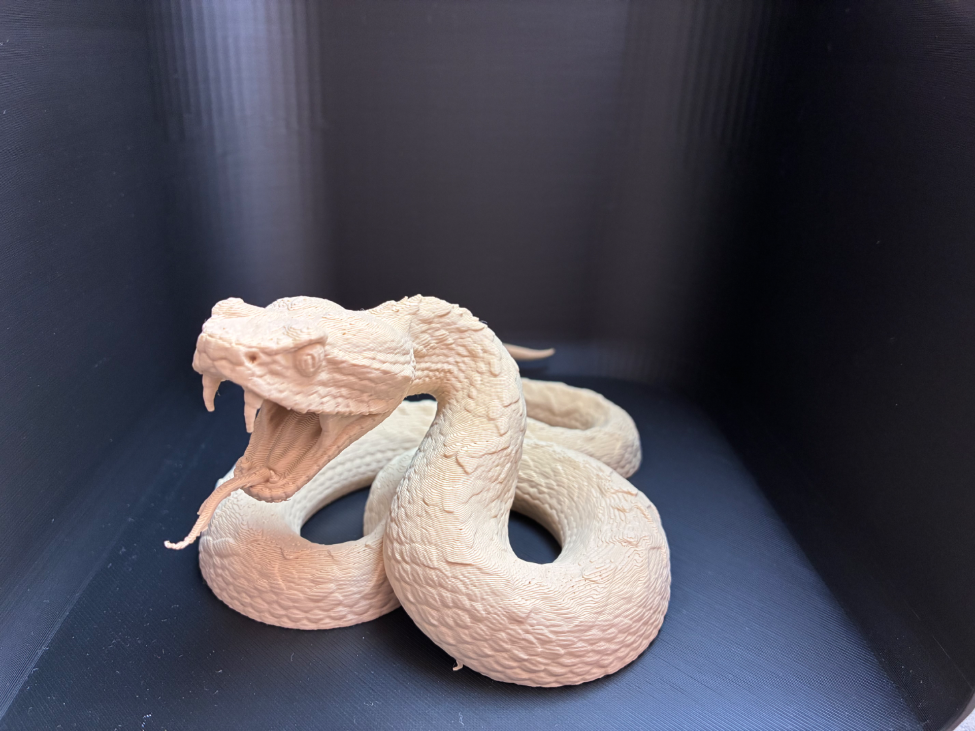 Realistische Viper – Hochdetaillierte Schlange