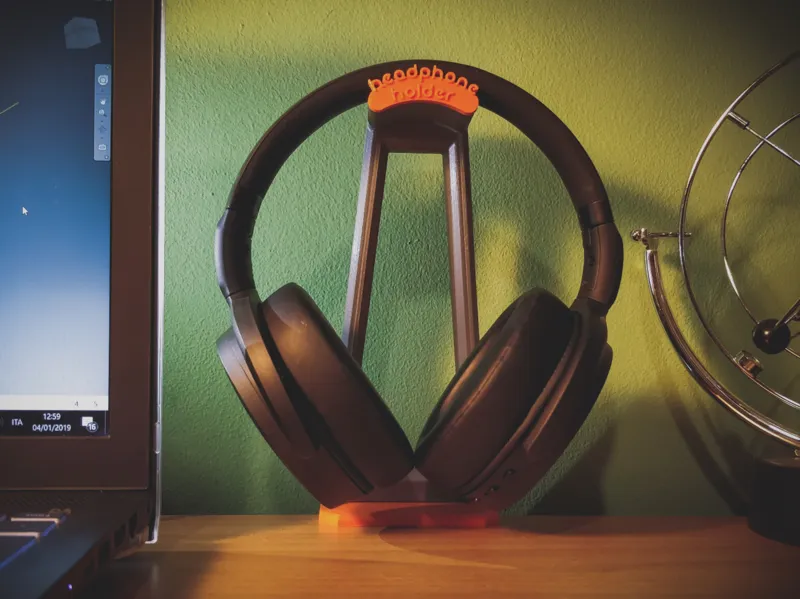 Steady headphone holder with screw