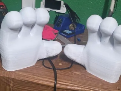 FNAF 1 cosplay hands