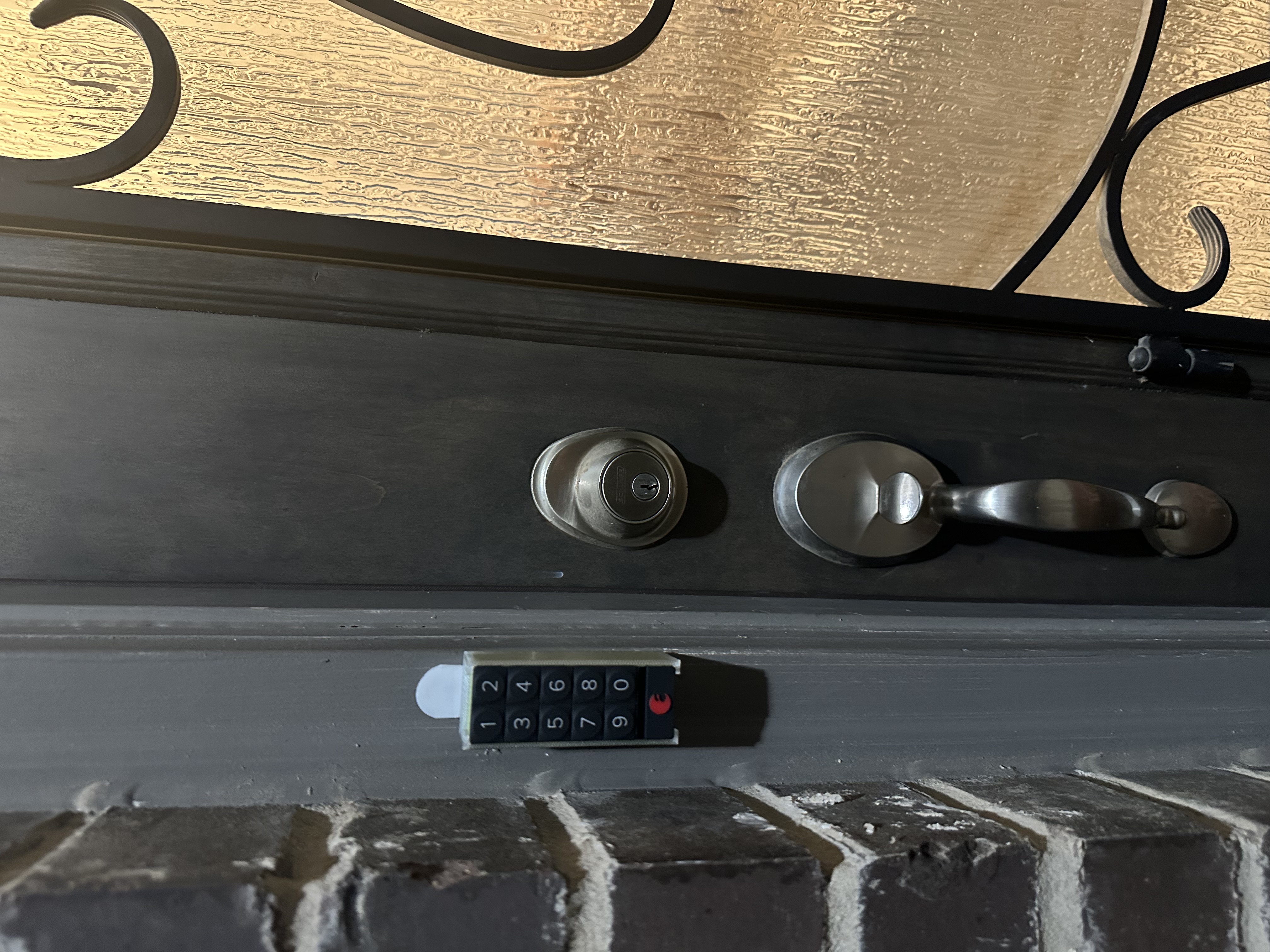 Miniatura 2 do modelo 3D August Keypad Mount
