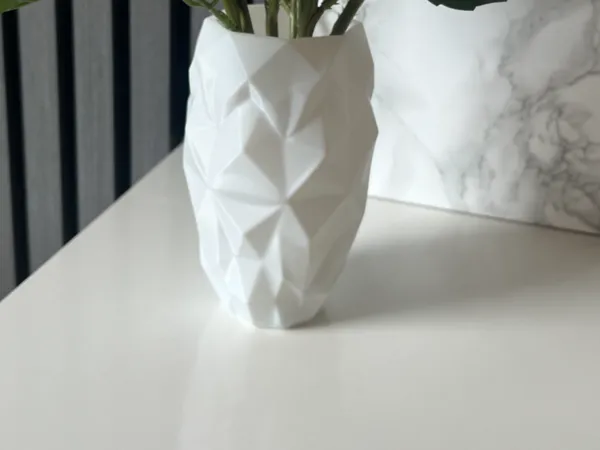 Vase moderne low poly