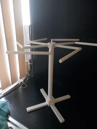 Pasta drying stand with six arms