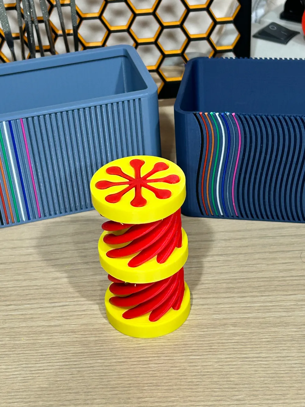 Impossible Passthrough Fidget Toy - Free 3D Print Model - MakerWorld