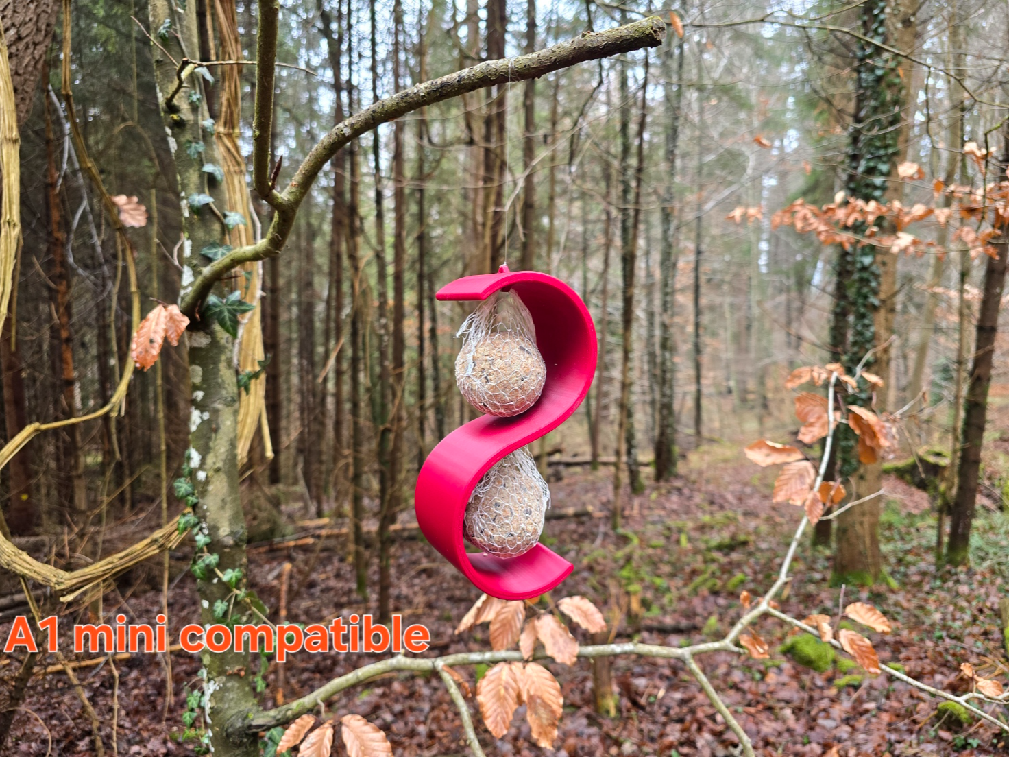 Moderner, minimalistischer Futterknödelhalter