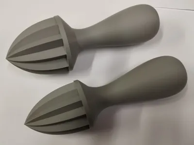 Hand juicer for oranges and lemons