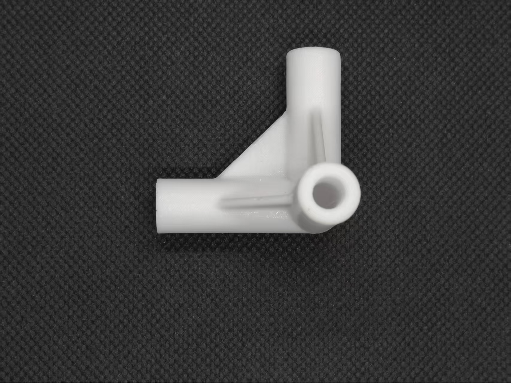 Miniatura 1 do modelo 3D 三通适用于6mm直径