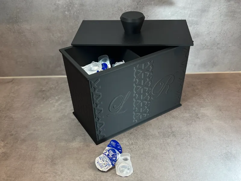 Divided organization box for contact lenses