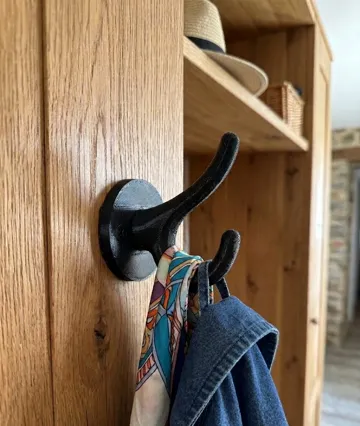 Figura decorativa: Robuster Doppel-Kleiderhaken für die Garderobe — vista de referencia 3