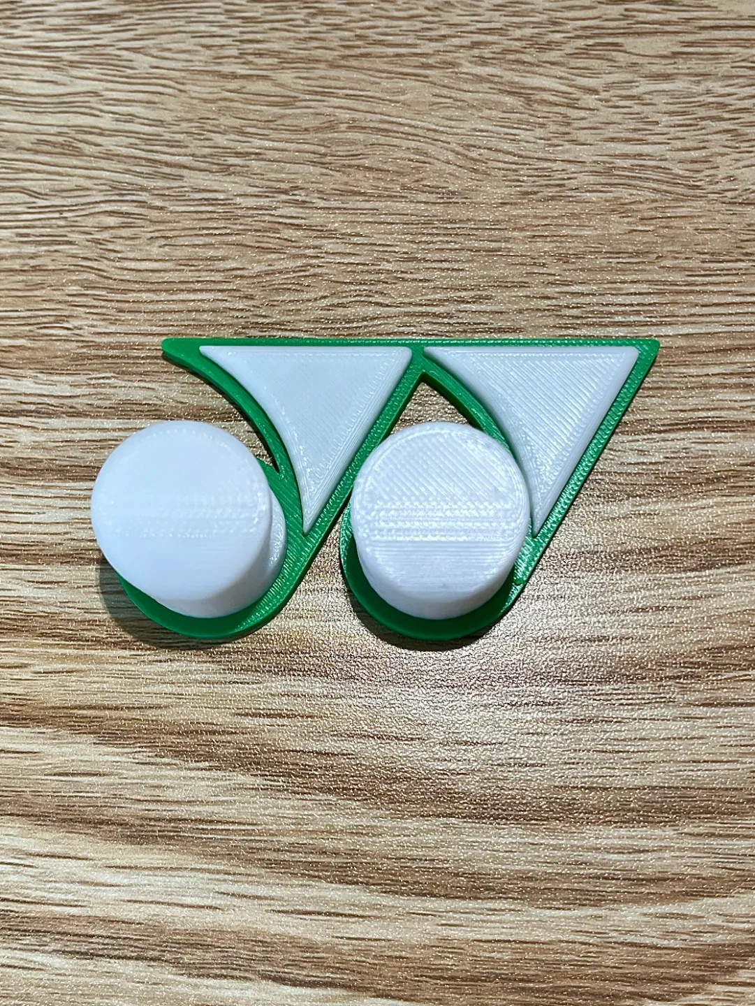Miniatura 1 do modelo 3D 羽毛球拍挂钩—尤尼克斯logo