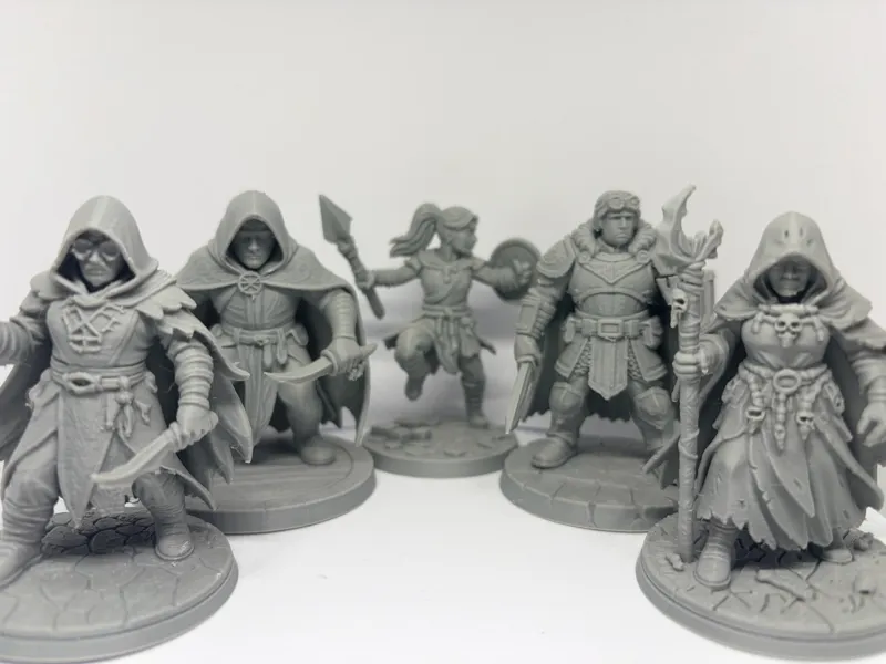 The Ashen Vanguard - 5 x Human Miniatures