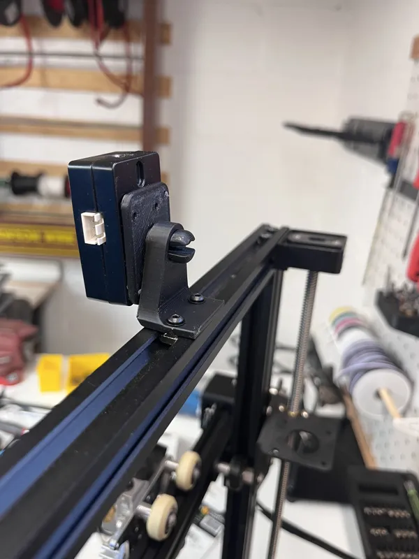 Filament sensor mount