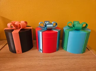Round Gift Box with tiny puzzle