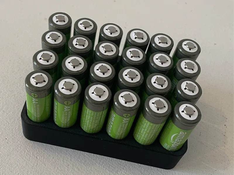 AA-Batteriehalter für 24 Batterien