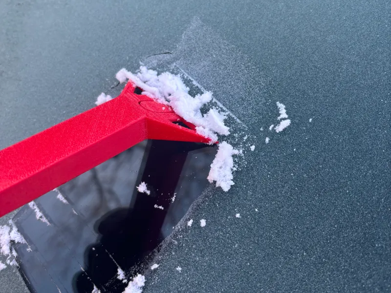 Windshield scraper