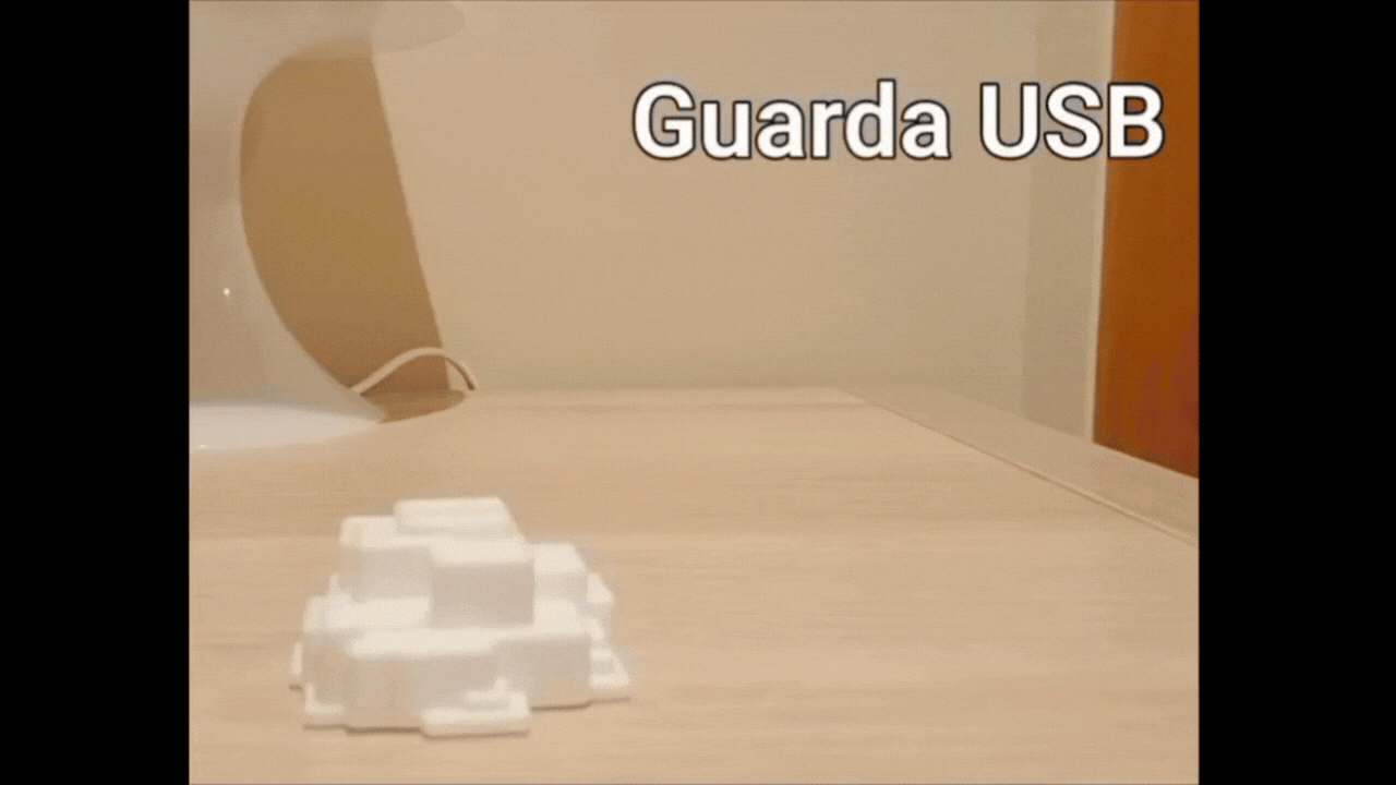 Guarda USB, en una piedra.