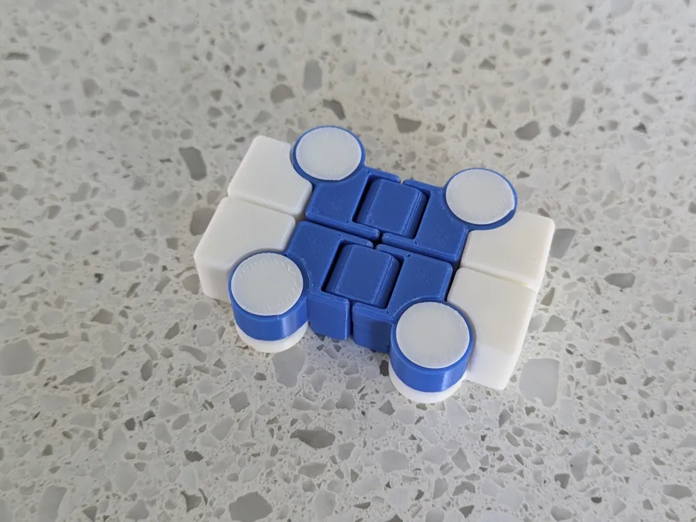Infinity Hinged Cube - Free 3D Print Model - MakerWorld