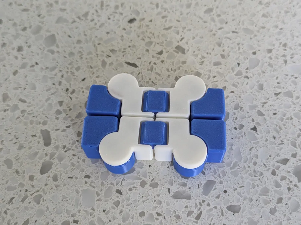 Infinity Hinged Cube - Free 3D Print Model - MakerWorld